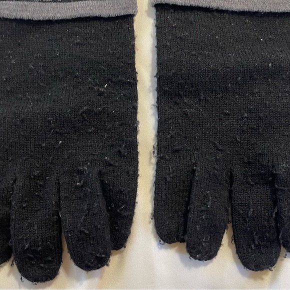 Coach Signature Logo Black Knit Gloves - Picture 5 of 6